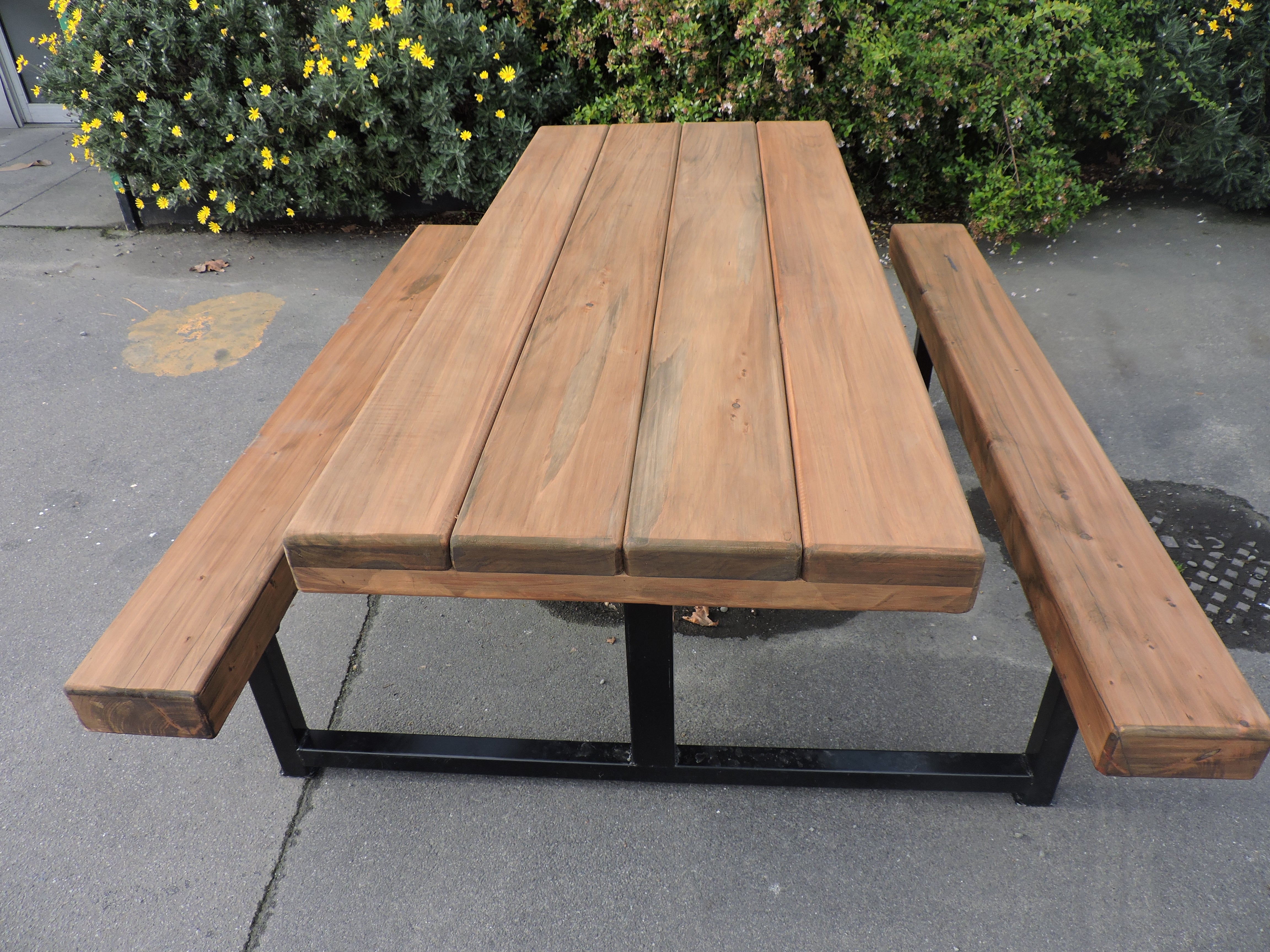 Picnic table wood and steel